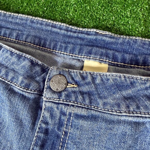 Faded Glory Lace Trim High Rise Distressed Denim Jeans Shorts Plus Size 24W - Picture 8 of 14